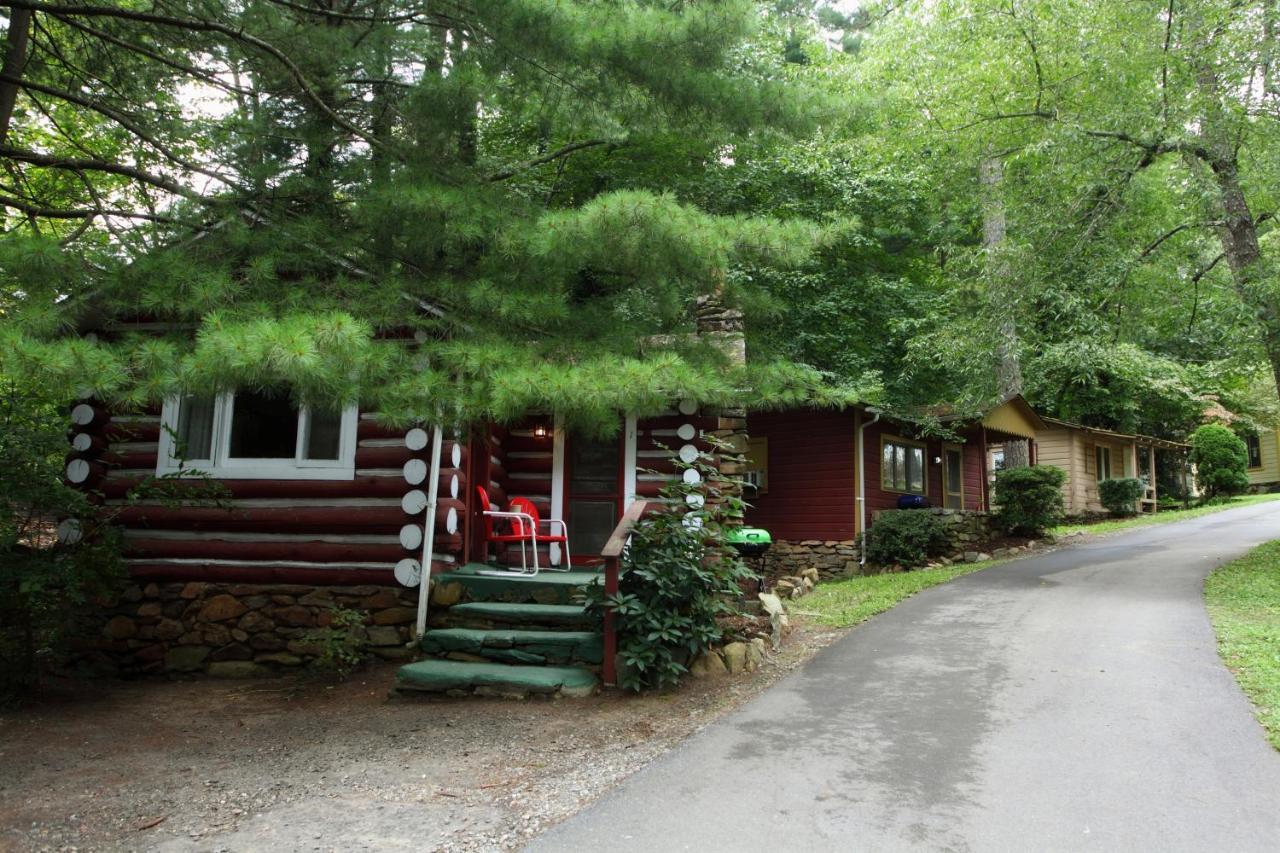 The Pines Cottages Woodfin Esterno foto