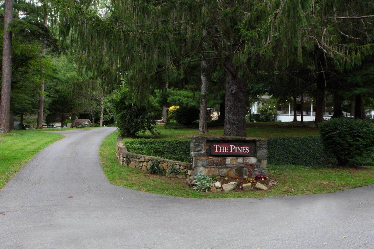 The Pines Cottages Woodfin Esterno foto