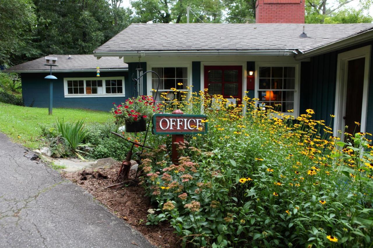 The Pines Cottages Woodfin Esterno foto
