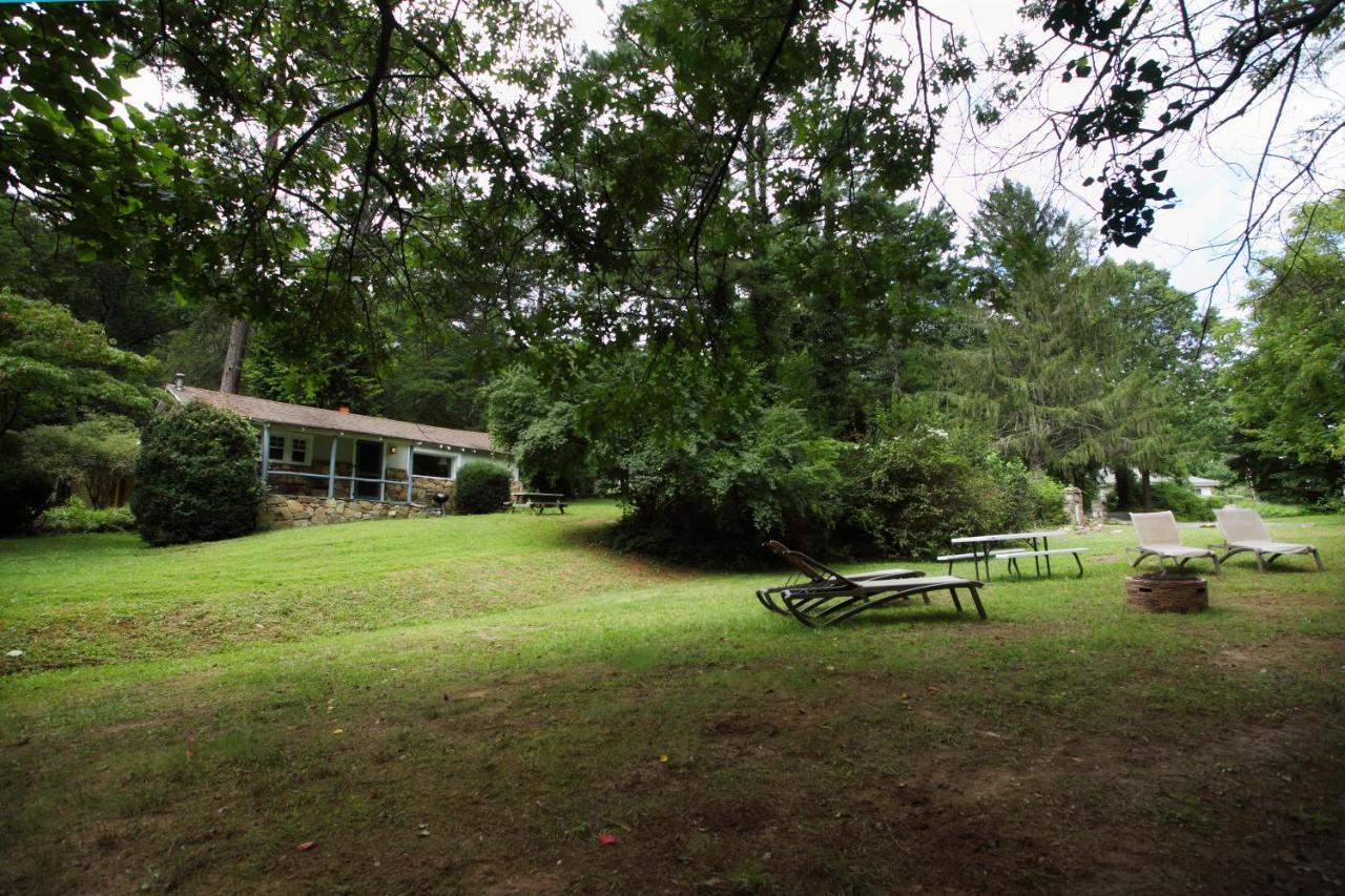 The Pines Cottages Woodfin Esterno foto