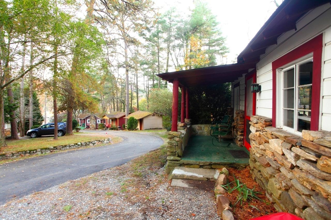 The Pines Cottages Woodfin Esterno foto