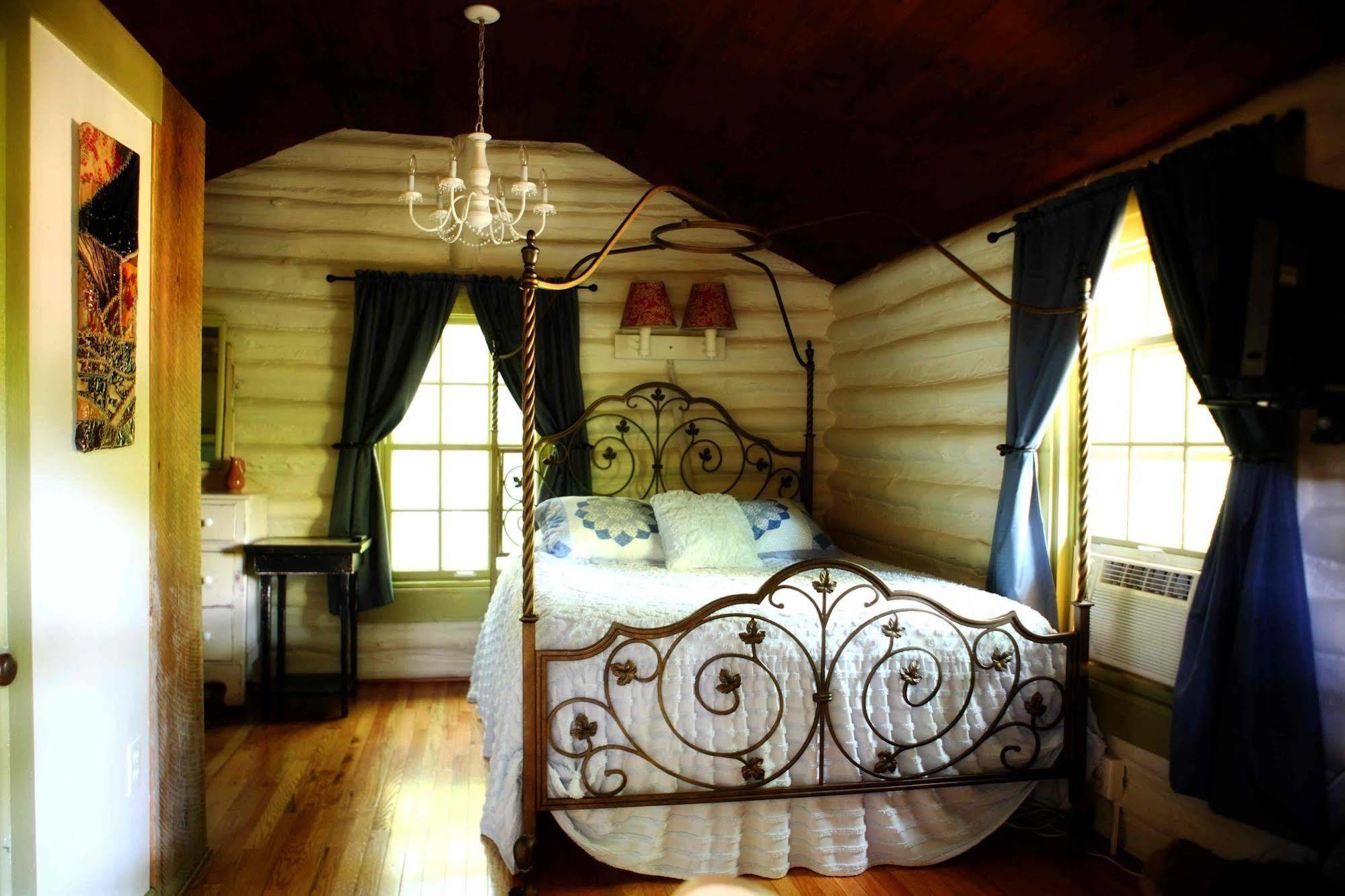 The Pines Cottages Woodfin Esterno foto